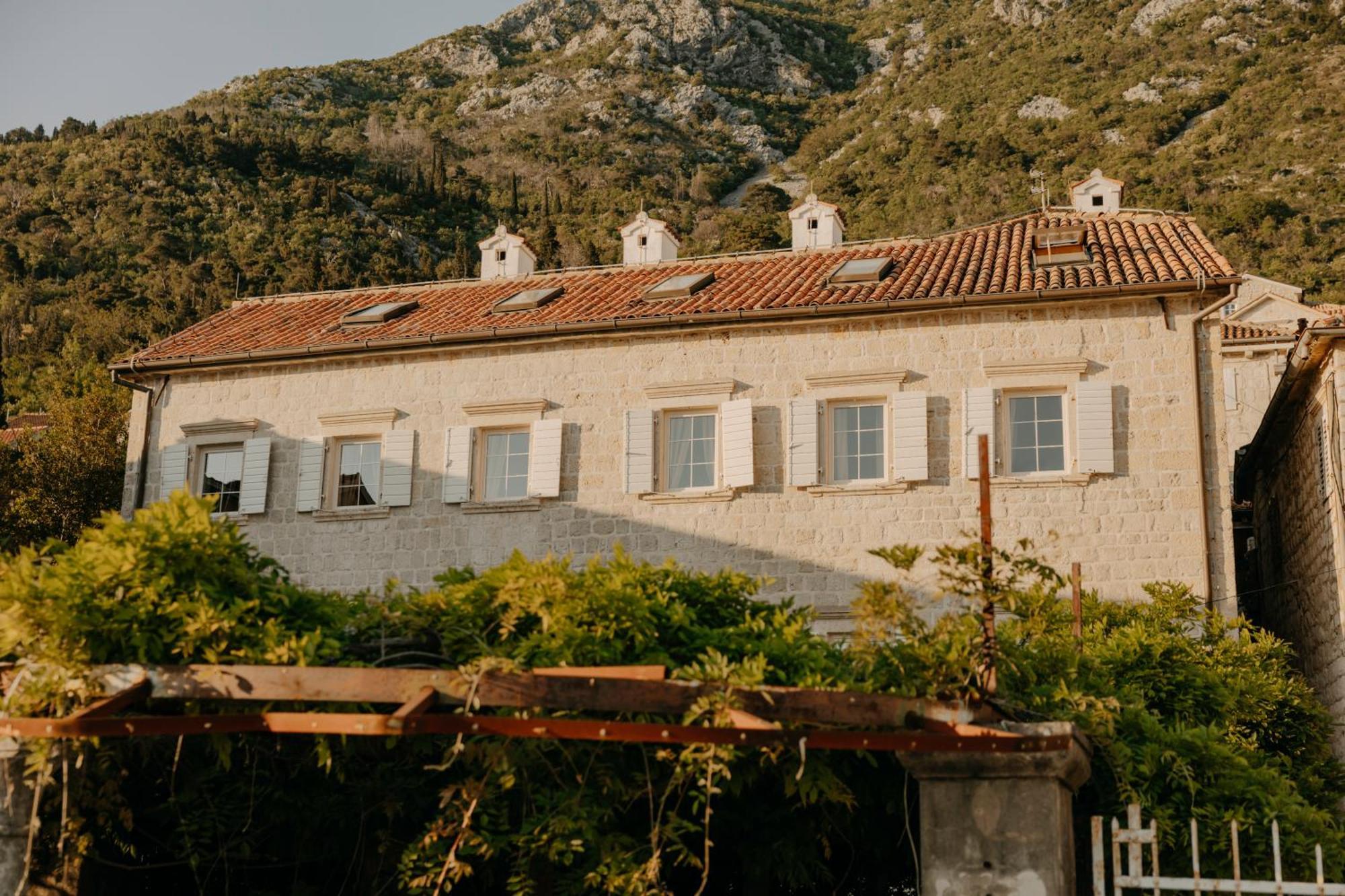 Vila Perast Boutique Hotel エクステリア 写真